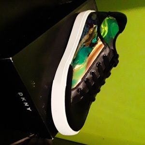 DKNY Ressi Laceup  Sneakers